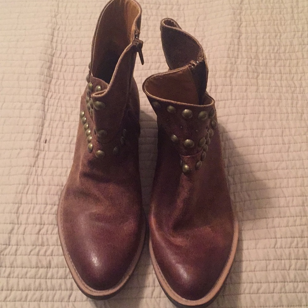 Brown short cowboy boots new